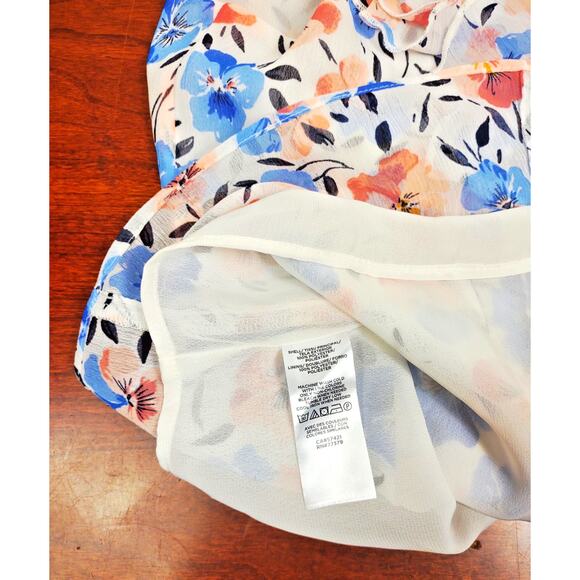 Ann Taylor Factory Women's Sleeveless Floral Top With Ruffle V Neck Size 10 - Picture 6 of 11